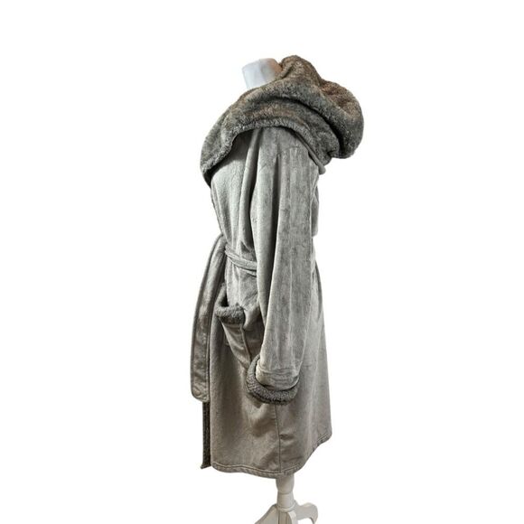 Ladies Pottery Barn Faux Fur Ombre Robe Size Medium Grey - Picture 5 of 12
